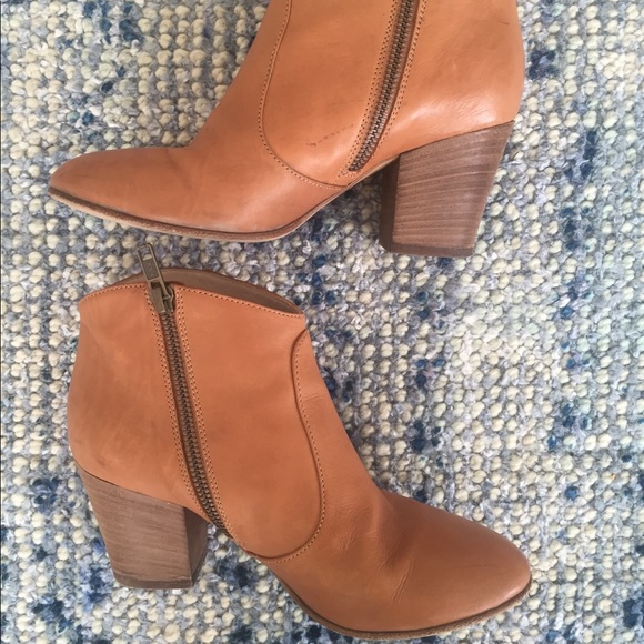 Club Monaco cognac leather Brooklyn booties boots - Picture 2 of 9
